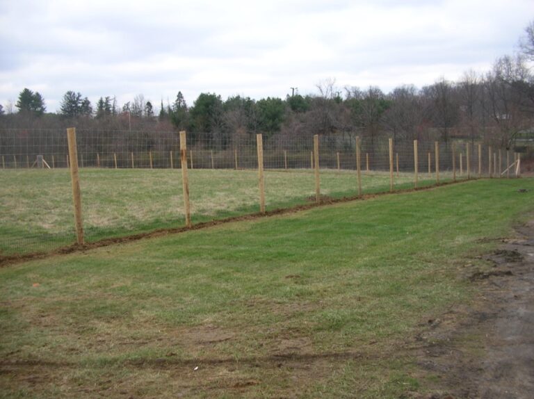 woven wire long fence