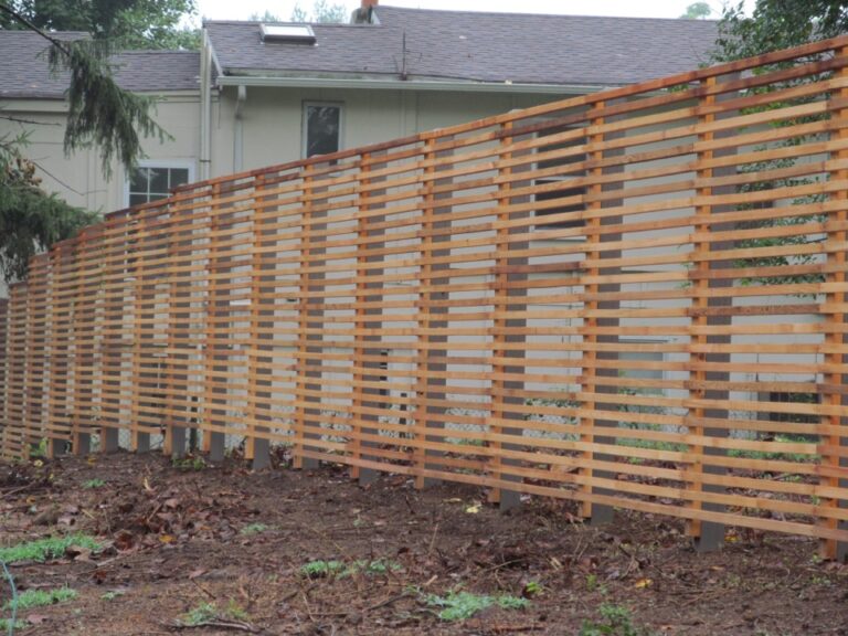 Slat fence