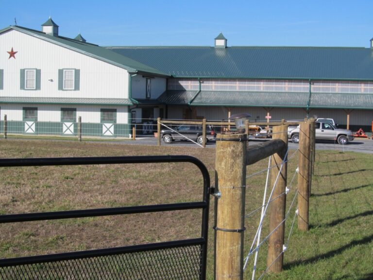 Close horse barn